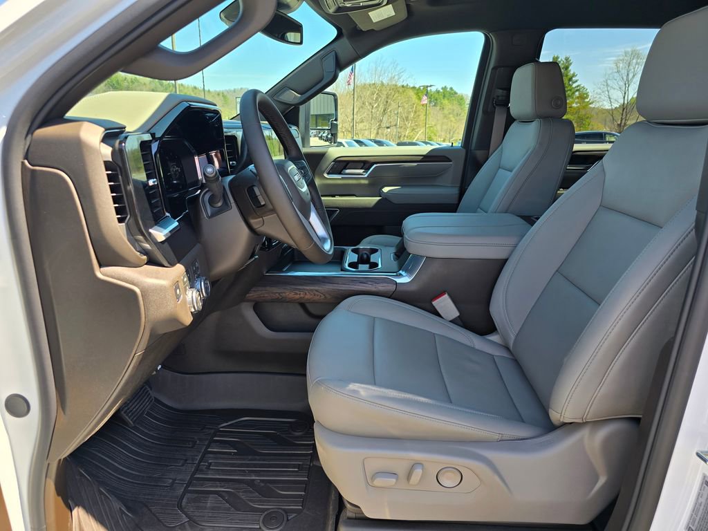 New 2026 GMC Sierra 3500 SLT w/ SLT Premium Package AWD/4WD image 4