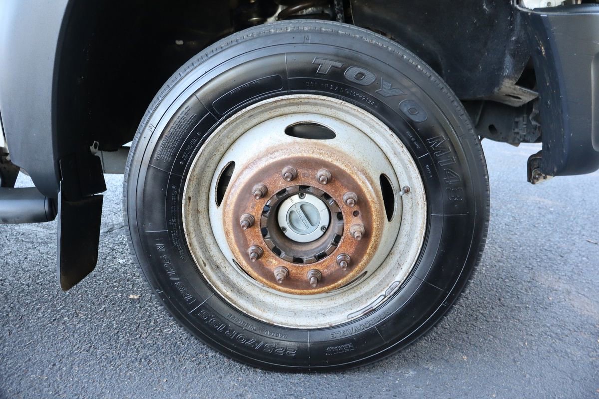 Used 2012 Ford F550 4x4 Crew Cab Super Duty w/ Payload Upgrade Pkg image 47