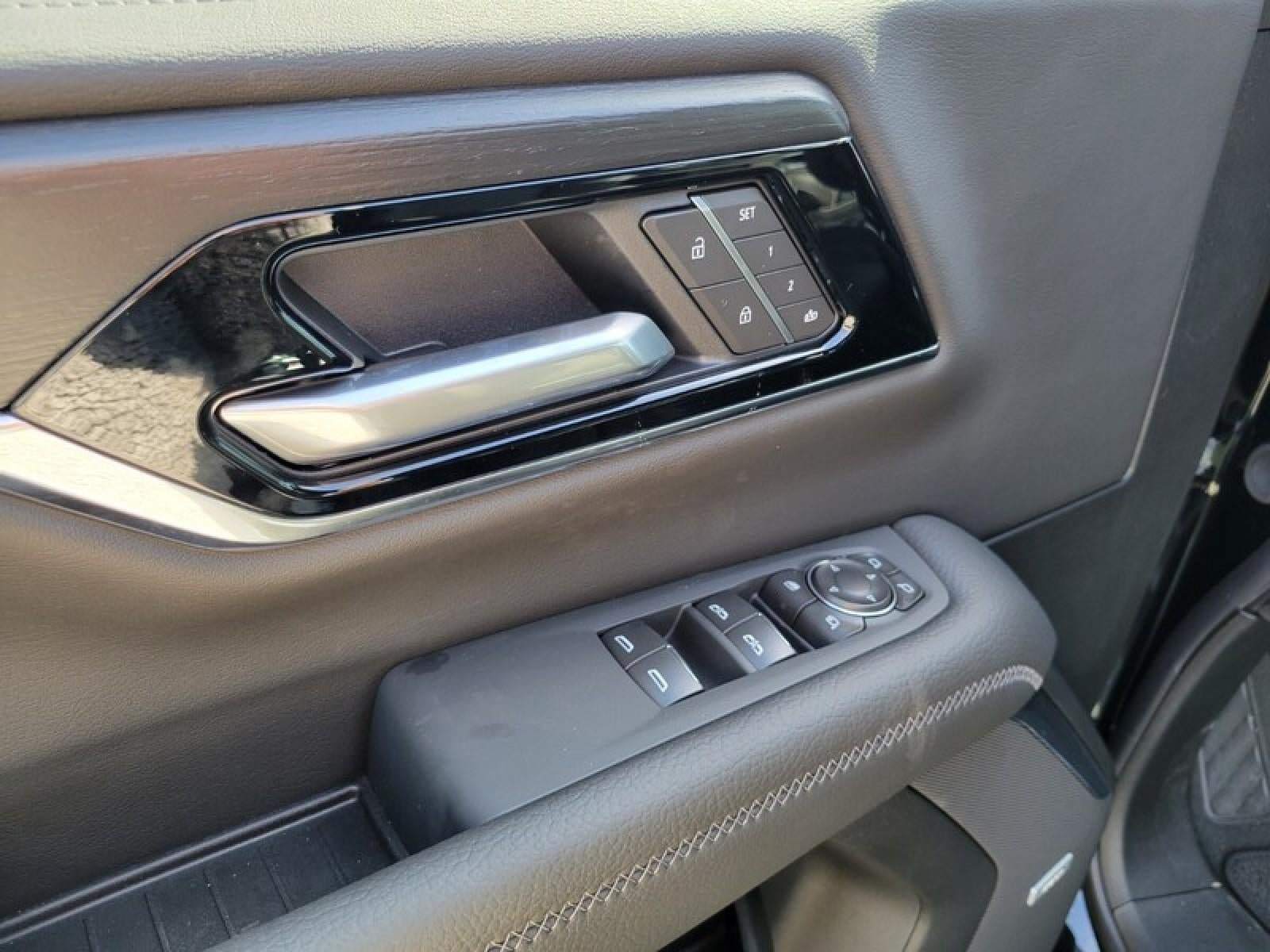 New 2026 GMC Yukon XL Denali w/ Denali Reserve Package RWD image 15