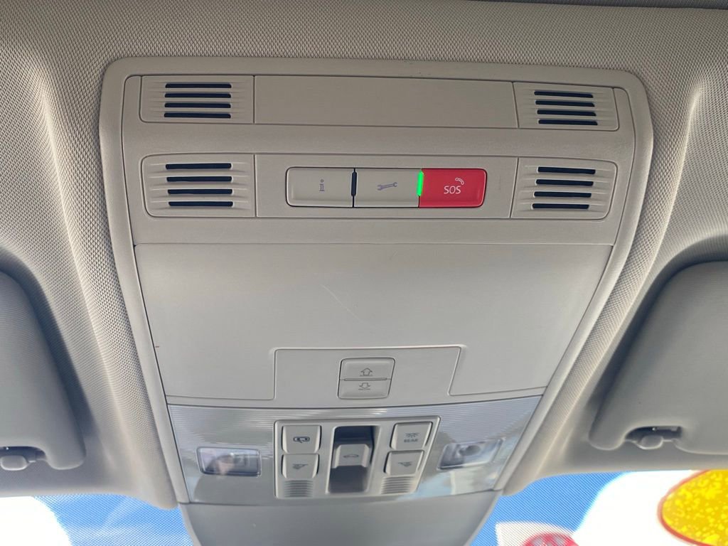 Used 2024 Volkswagen Taos SEL image 23