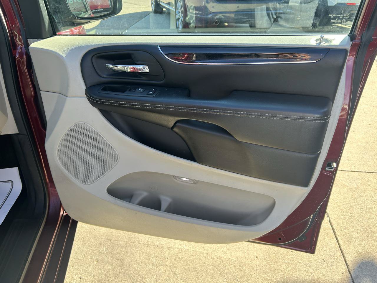 Used 2019 Dodge Grand Caravan SXT FWD image 15