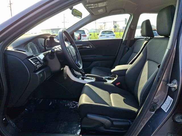 Used 2017 Honda Accord LX image 13