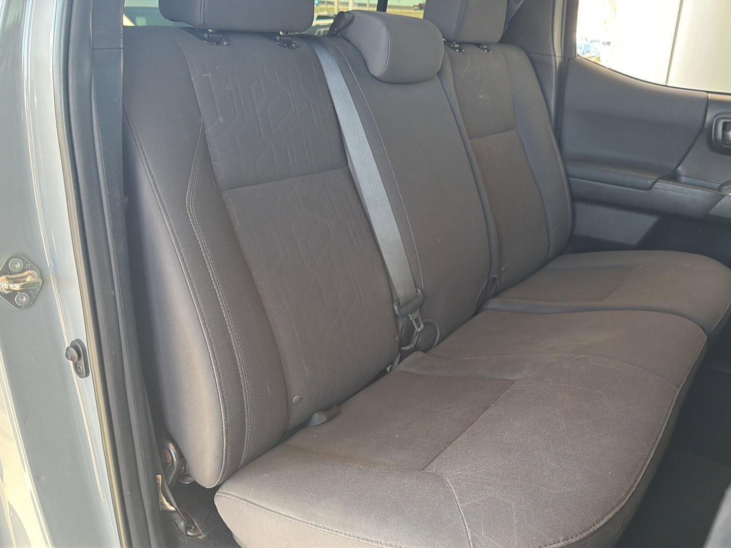 Used 2019 Toyota Tacoma TRD Sport w/ Technology Package image 12