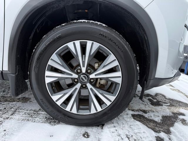 Certified 2023 Nissan Rogue SV image 23