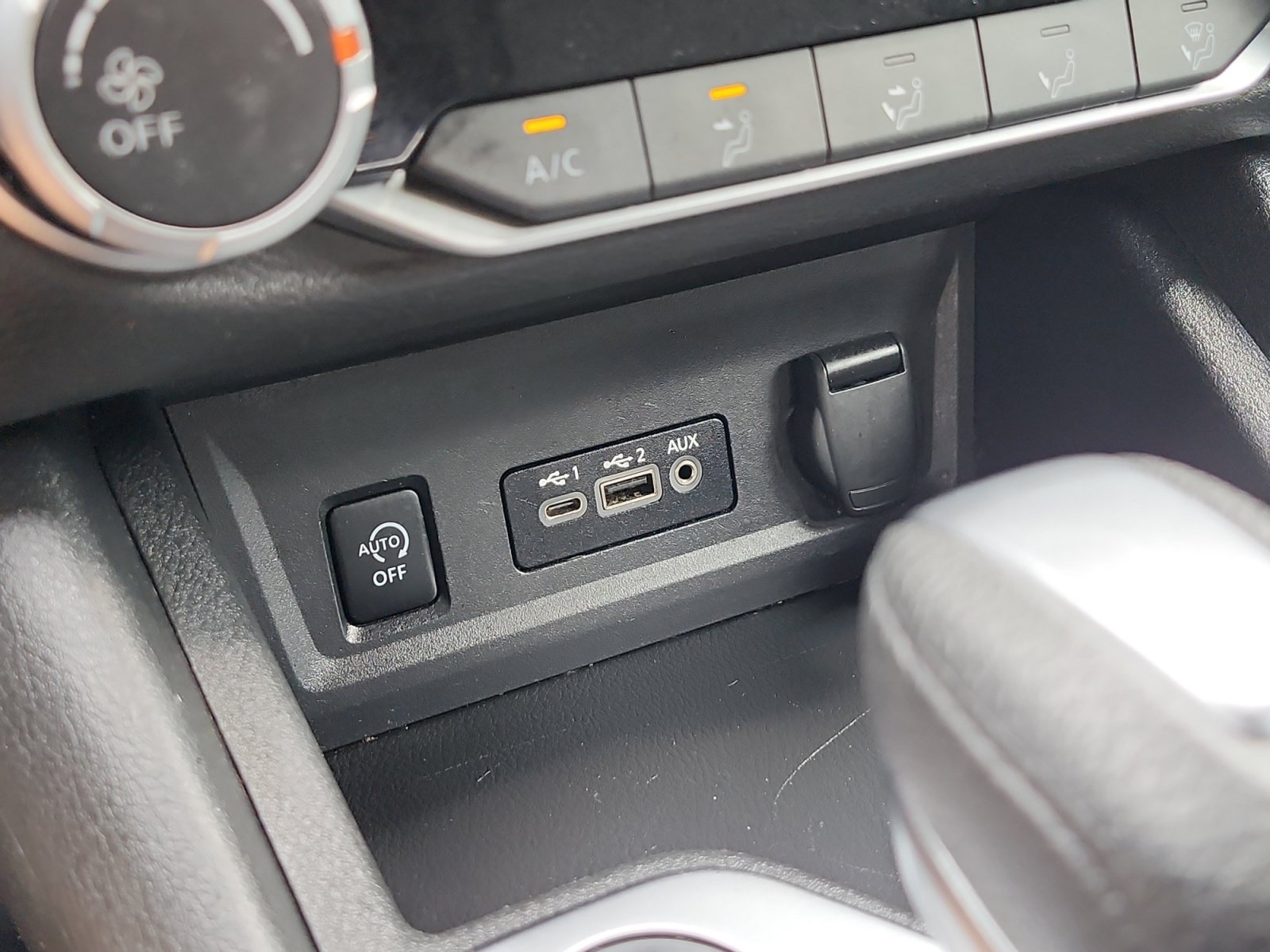 Used 2024 Nissan Sentra SV w/ Trunk Package FWD image 20
