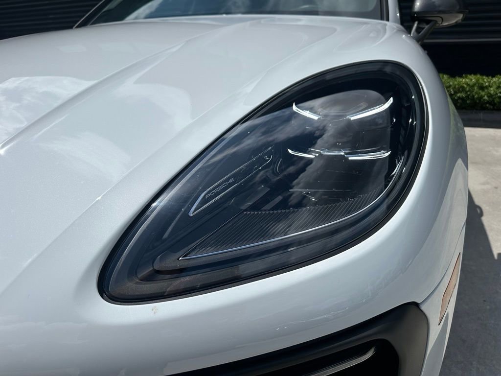 Certified 2026 Porsche Macan Turbo AWD/4WD image 13