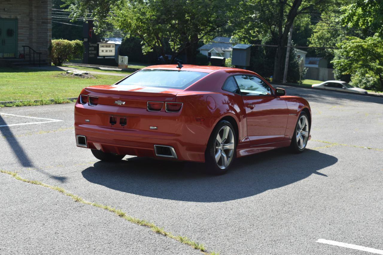Used 2010 Chevrolet Camaro SS w/ RS Package RWD image 7