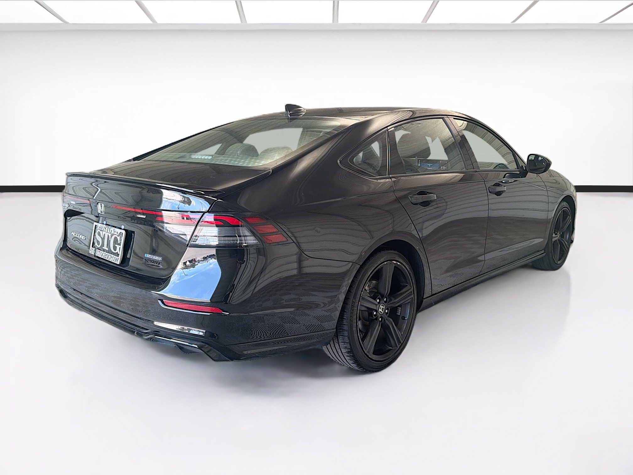 Used 2024 Honda Accord Sport image 4