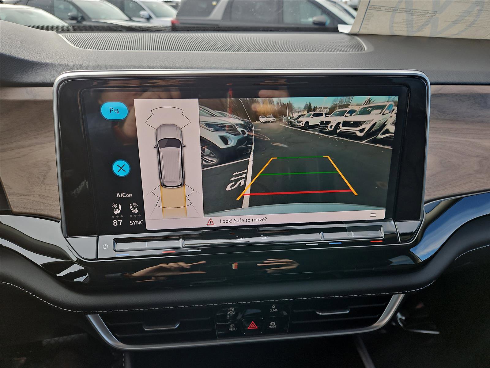 New 2026 Volkswagen Atlas SE image 20