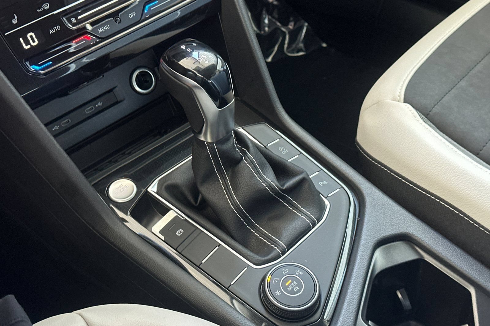 New 2026 Volkswagen Taos SE AWD/4WD image 20