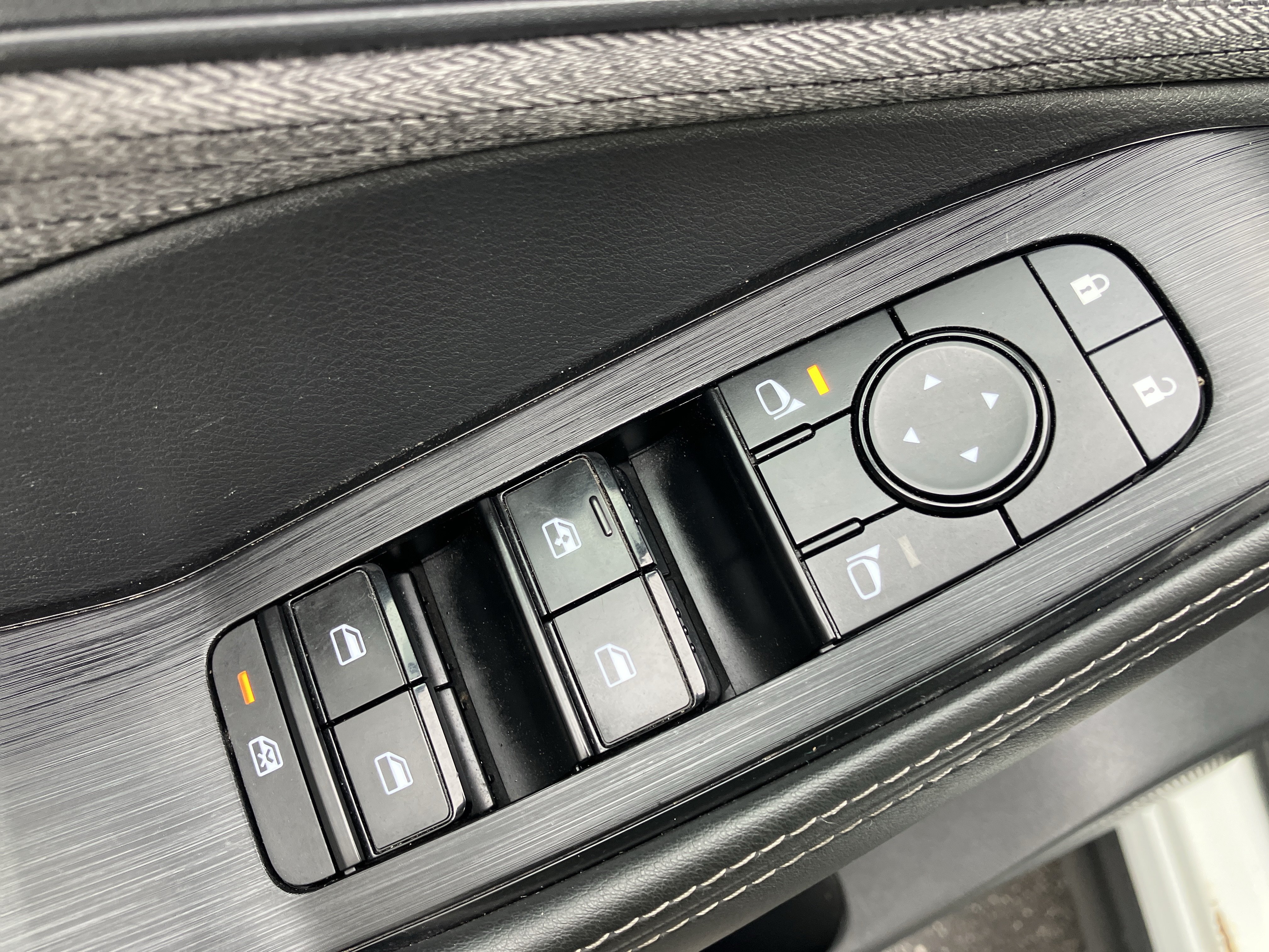 Used 2021 Nissan Rogue SV AWD/4WD image 17