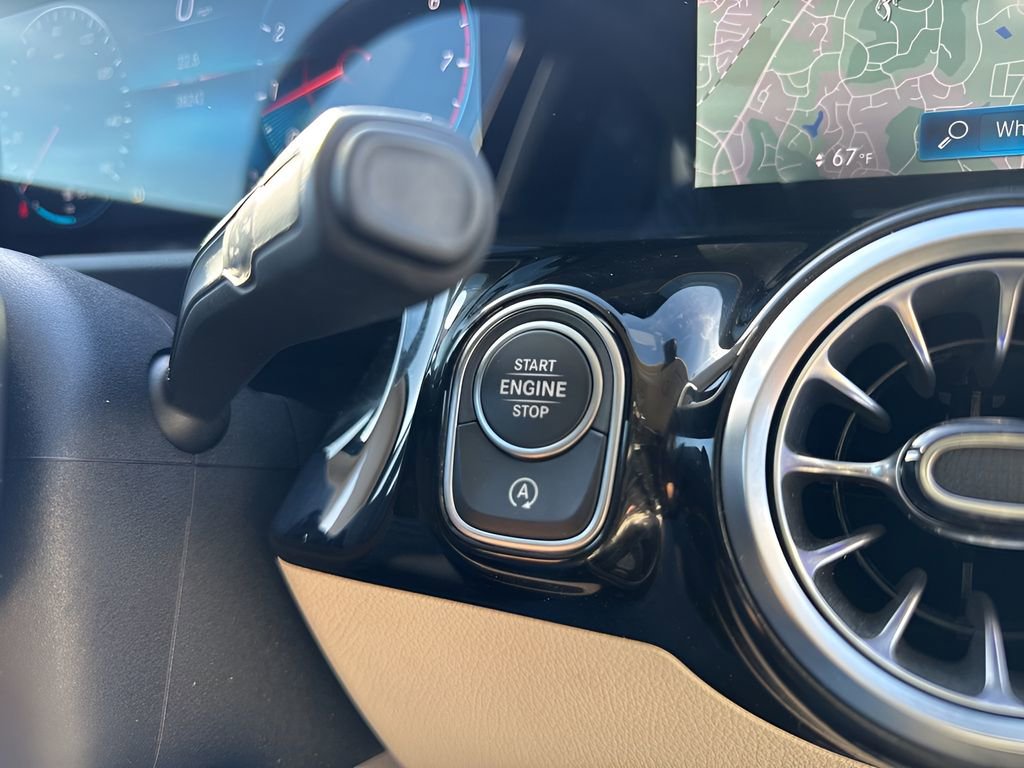 Used 2022 Mercedes-Benz GLA 250 4MATIC w/ Premium Package Lite image 21