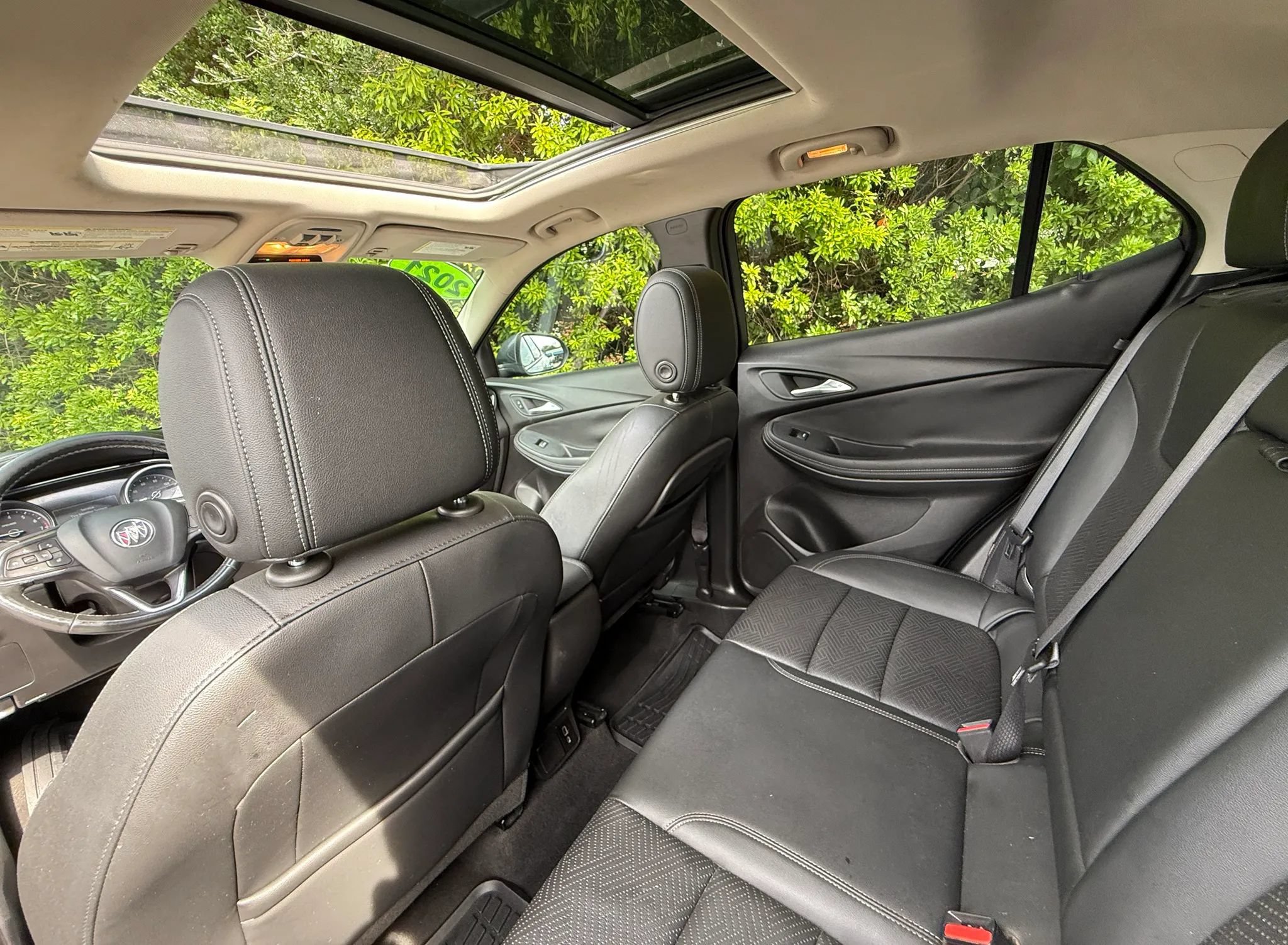 Used 2021 Buick Encore GX Essence w/ Experience Buick Package FWD image 18