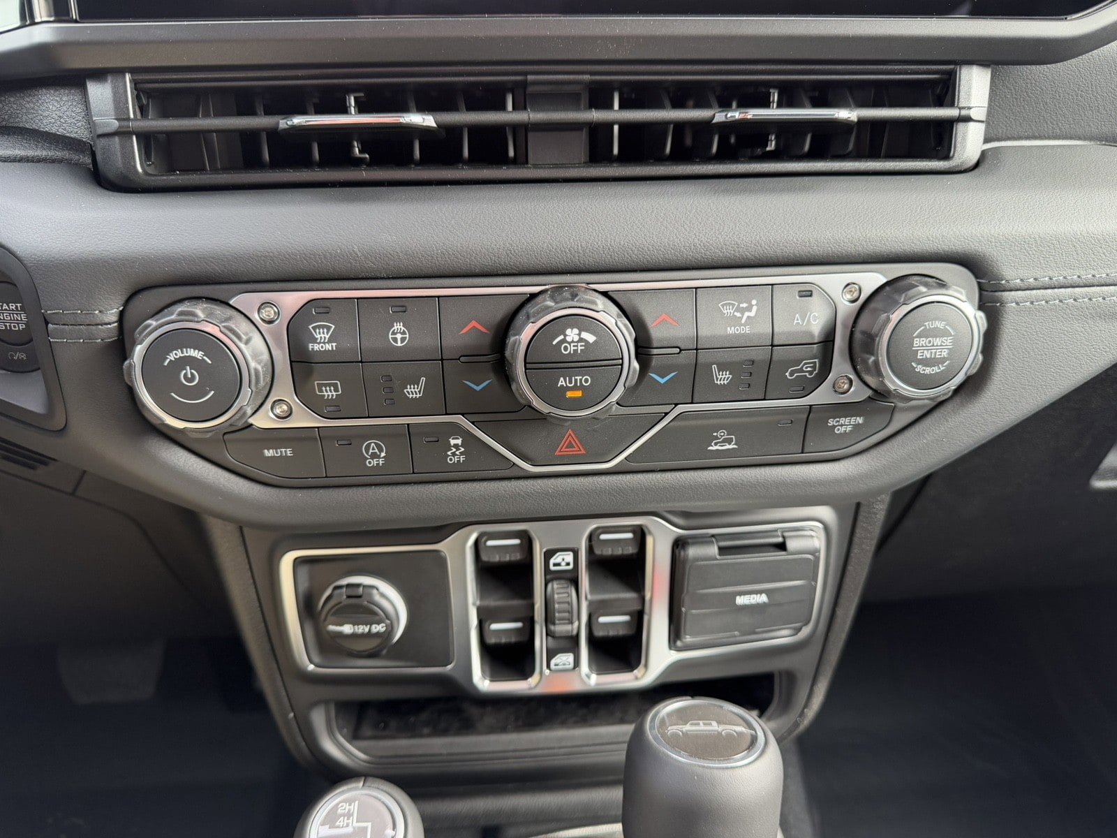 New 2026 Jeep Gladiator Sport image 22