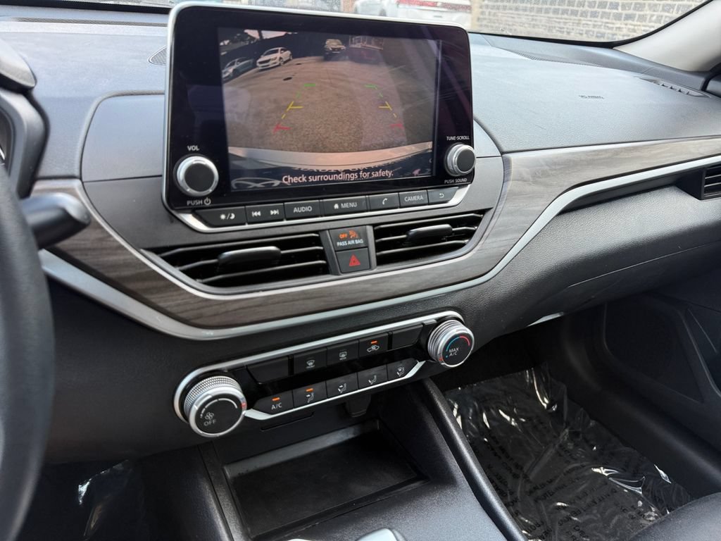 Used 2025 Nissan Altima 2.5 SV FWD image 38