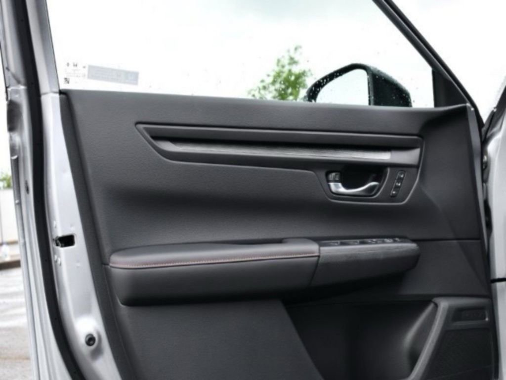 Used 2025 Honda CR-V Sport-L image 10