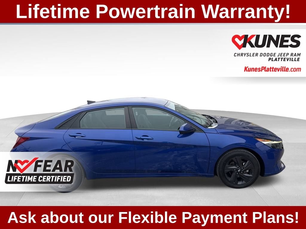 Used 2023 Hyundai Elantra SEL image 12