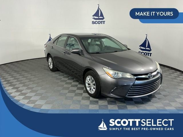 Used 2015 Toyota Camry LE FWD image 1