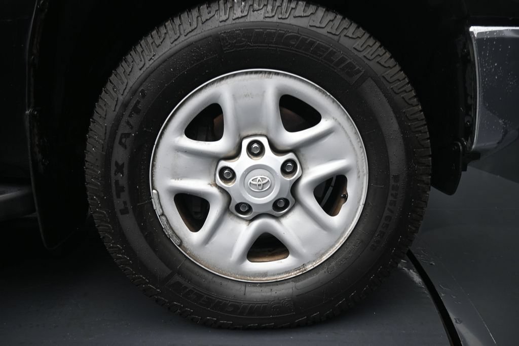 Used 2021 Toyota Tundra SR5 AWD/4WD image 11