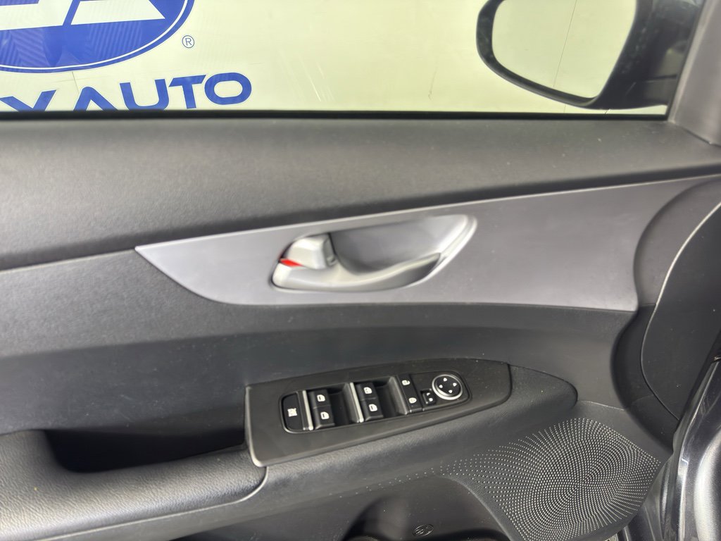 Used 2023 Kia Forte LXS image 15