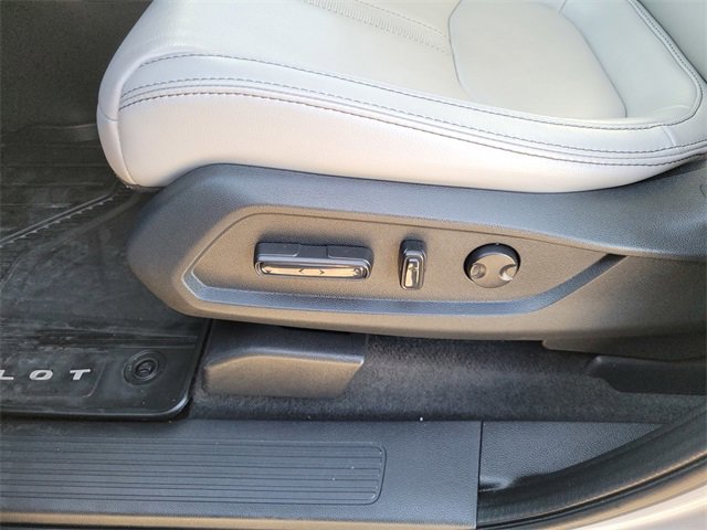 Used 2023 Honda Pilot Touring image 16