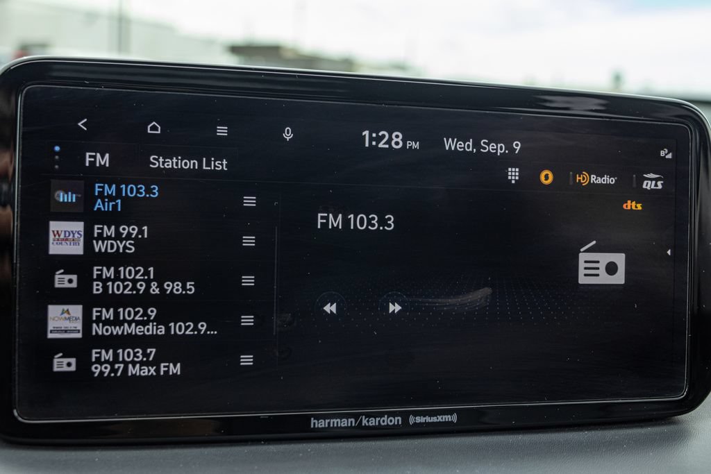 Certified 2023 Hyundai Santa Fe SEL w/ Premium Package AWD/4WD image 19