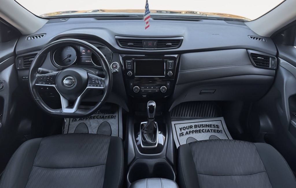 Used 2020 Nissan Rogue SV AWD/4WD image 16