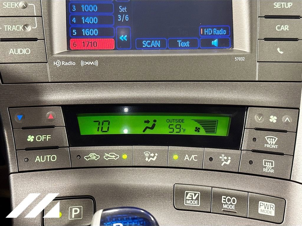 Used 2015 Toyota Prius Three FWD image 16