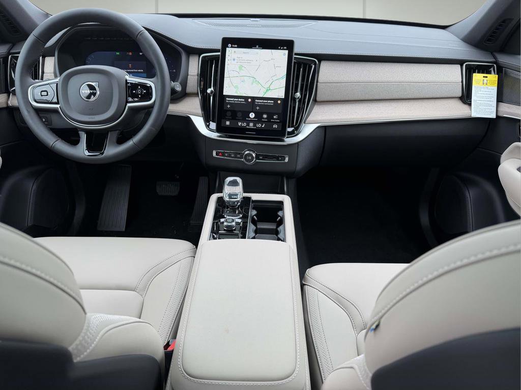 New 2026 Volvo XC90 T8 Plus w/ Protection Package Premier AWD/4WD image 2
