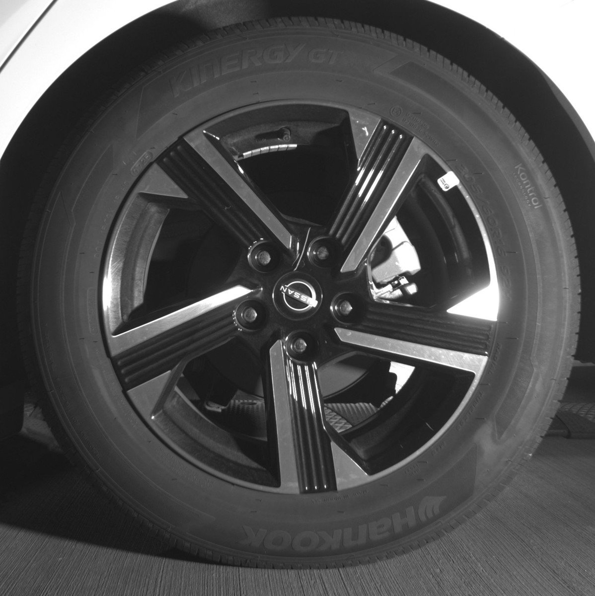 Used 2025 Nissan Sentra SV FWD image 14