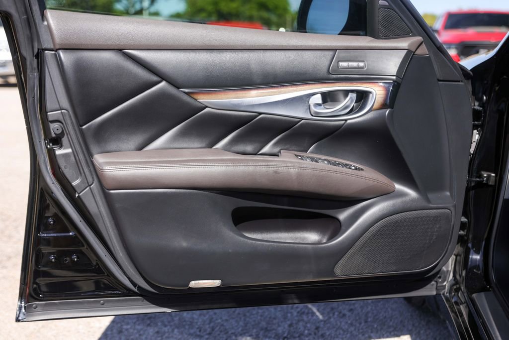 Used 2016 INFINITI Q70 L 3.7 w/ Deluxe Touring Package image 26