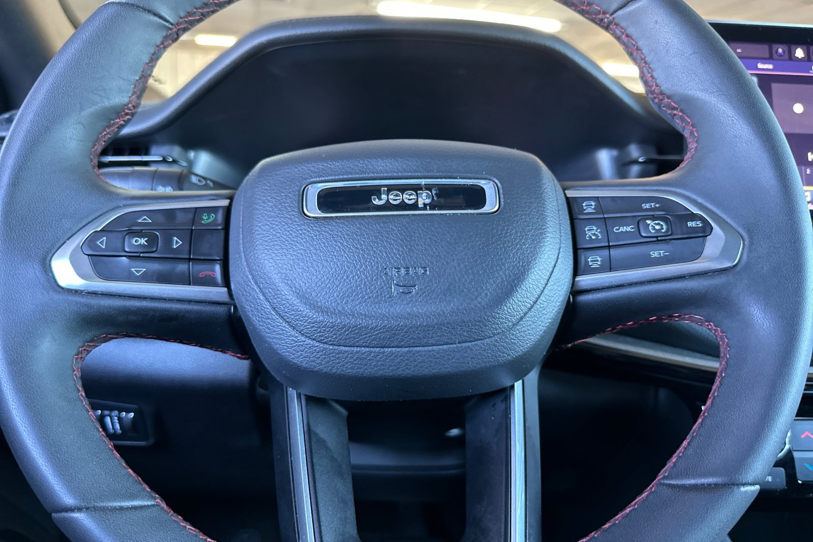 Used 2025 Jeep Compass Trailhawk AWD/4WD image 23
