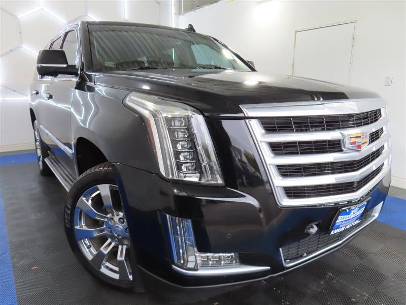 Used 2016 Cadillac Escalade Luxury RWD image 2