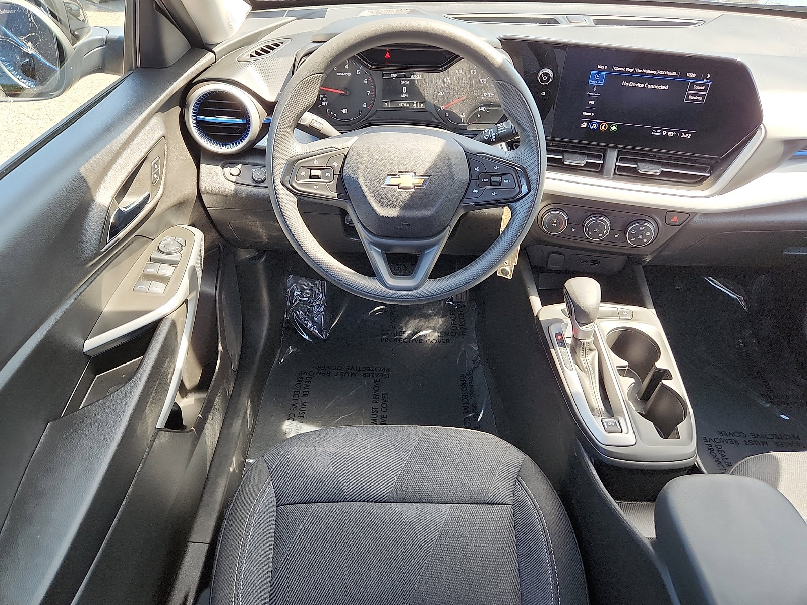 Used 2025 Chevrolet Trax LS w/ LS Convenience Package FWD image 11