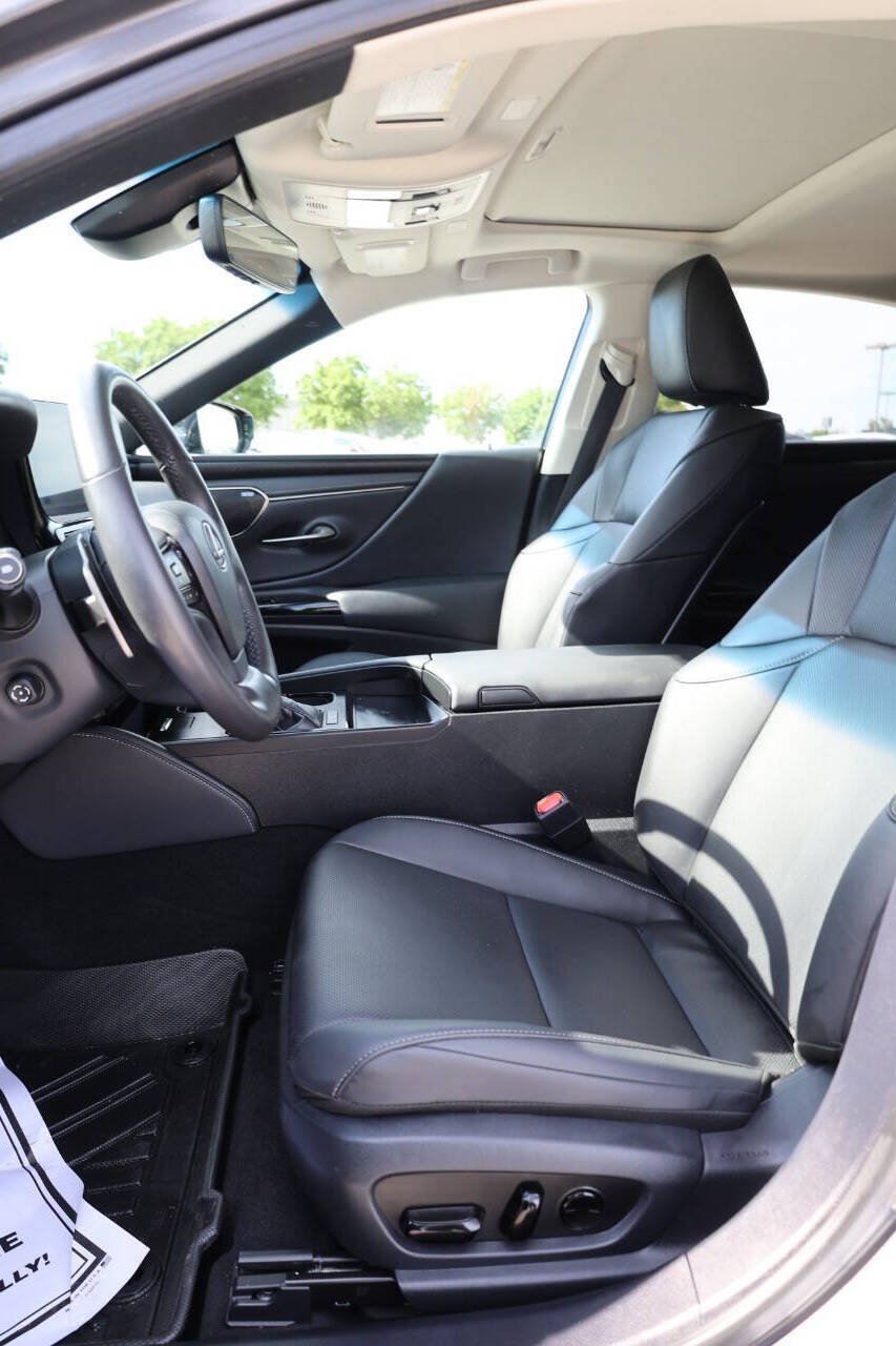 Used 2023 Lexus ES 250 w/ Premium Package AWD/4WD image 13