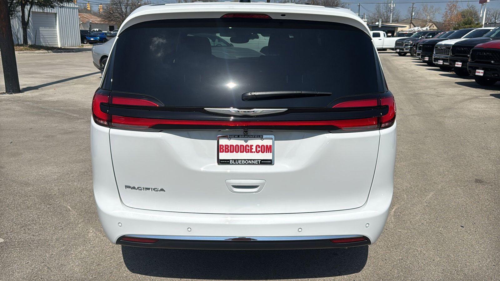 New 2026 Chrysler Pacifica Select FWD image 6
