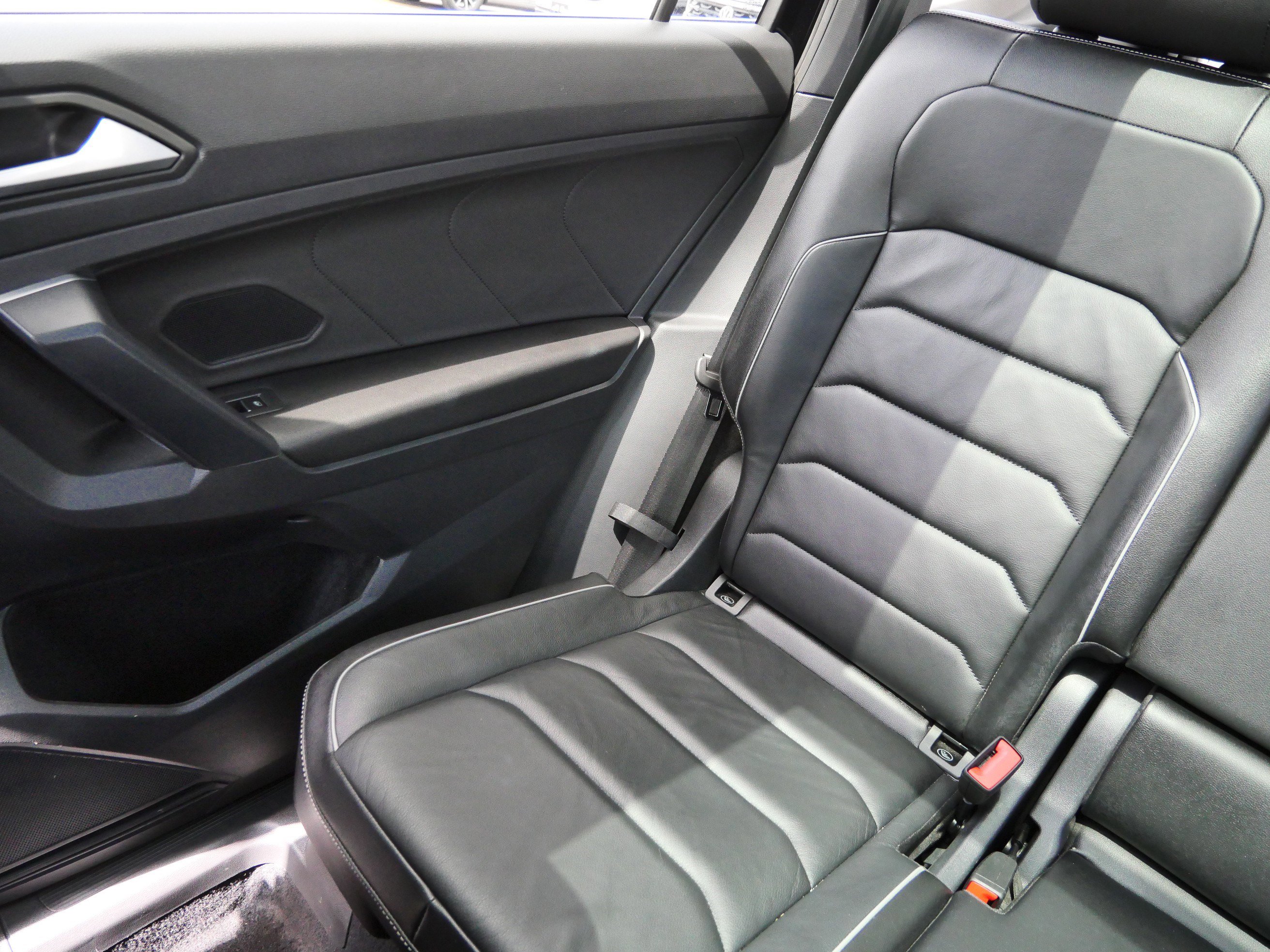 Used 2021 Volkswagen Tiguan SEL Premium R-Line AWD/4WD image 12