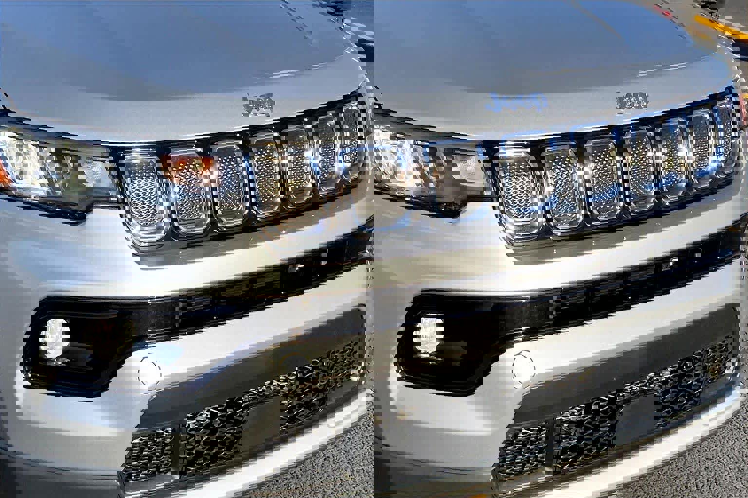 Used 2022 Jeep Compass Limited image 29