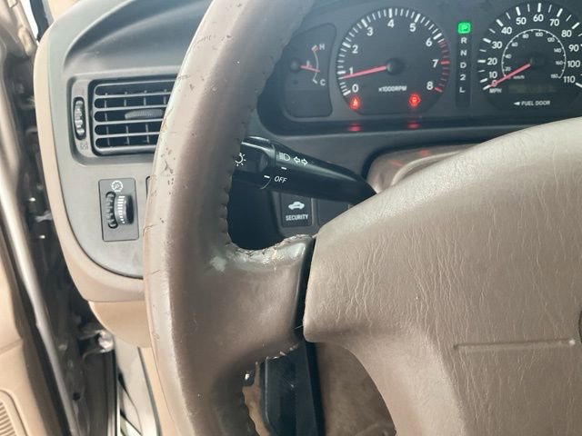 Used 1998 Toyota Sienna LE image 8