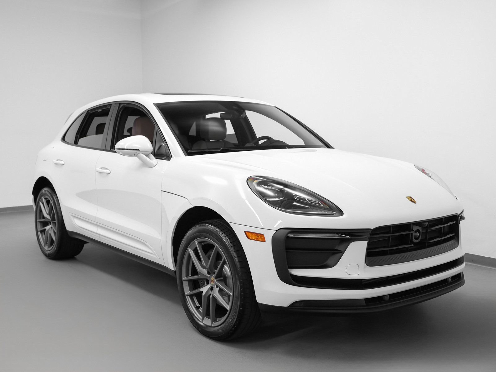 Certified 2026 Porsche Macan AWD/4WD image 10