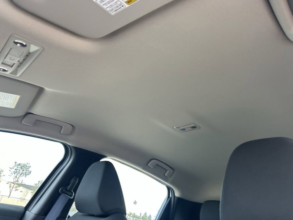 New 2026 Nissan Leaf w/ Illuminated Package image 18