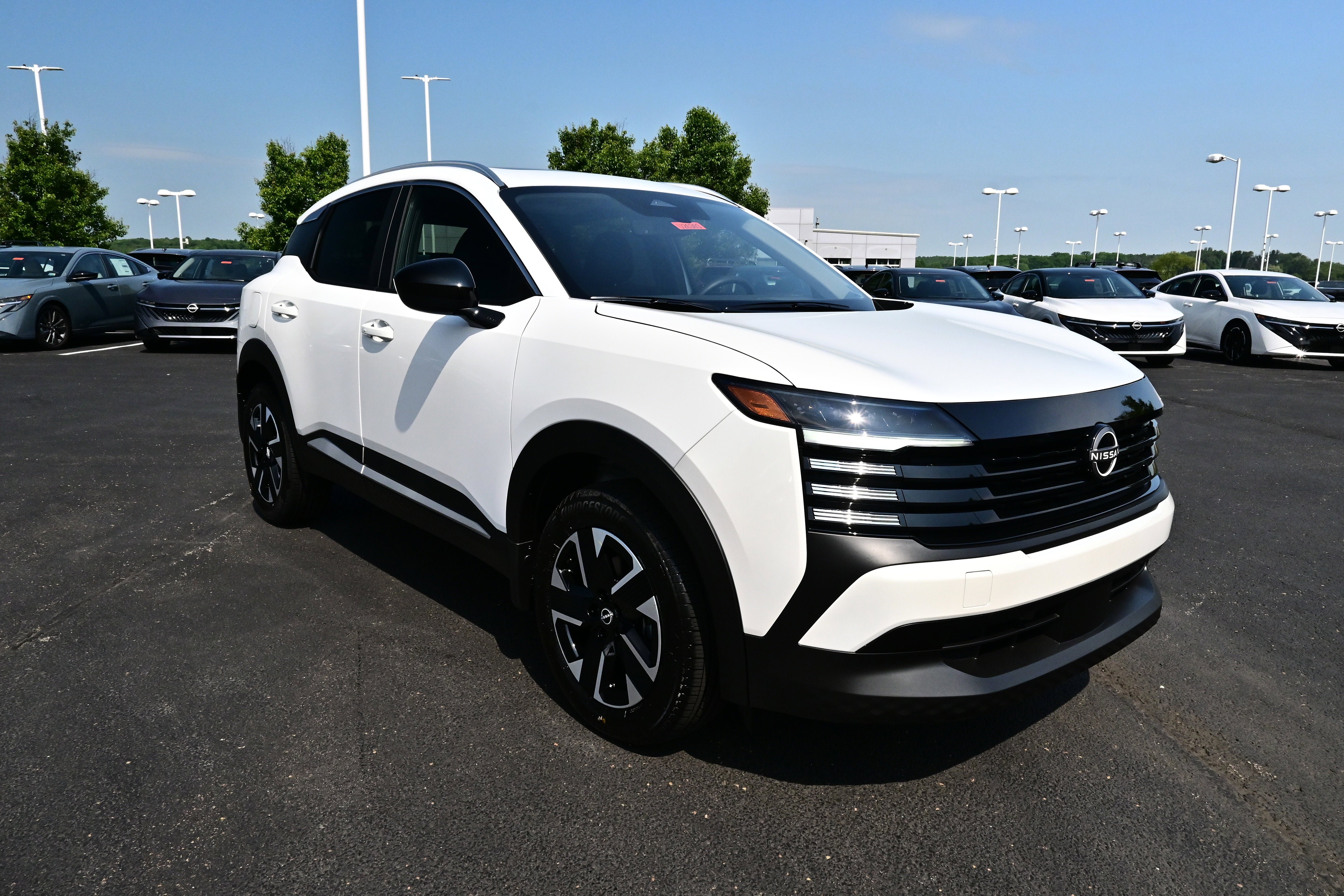 New 2026 Nissan Kicks SV w/ SV Premium Package AWD/4WD image 2