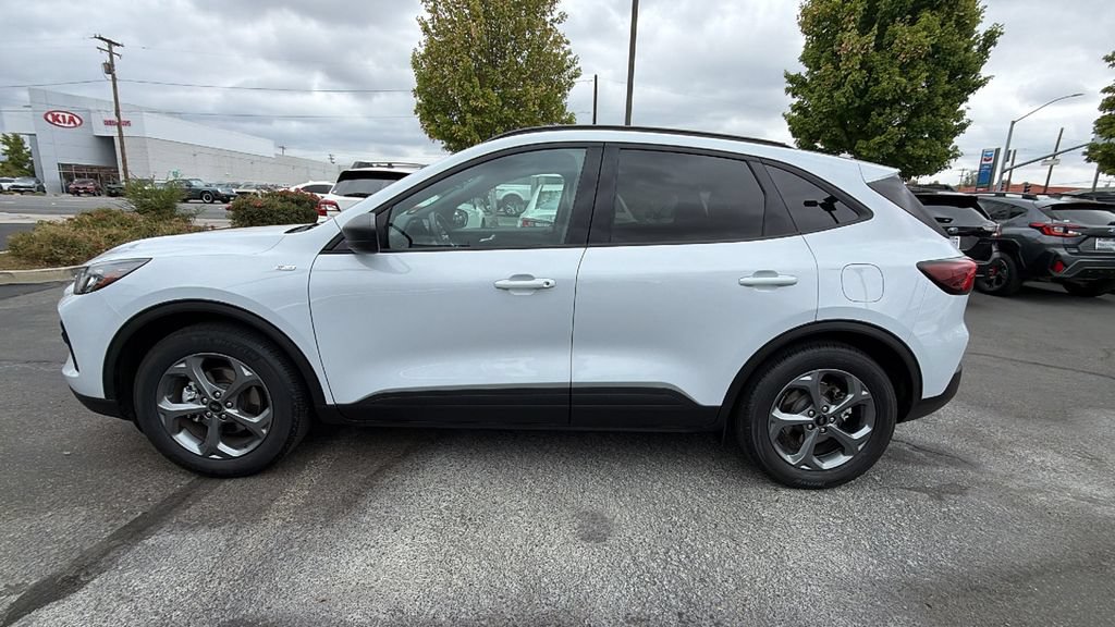 Used 2025 Ford Escape ST-Line FWD image 7