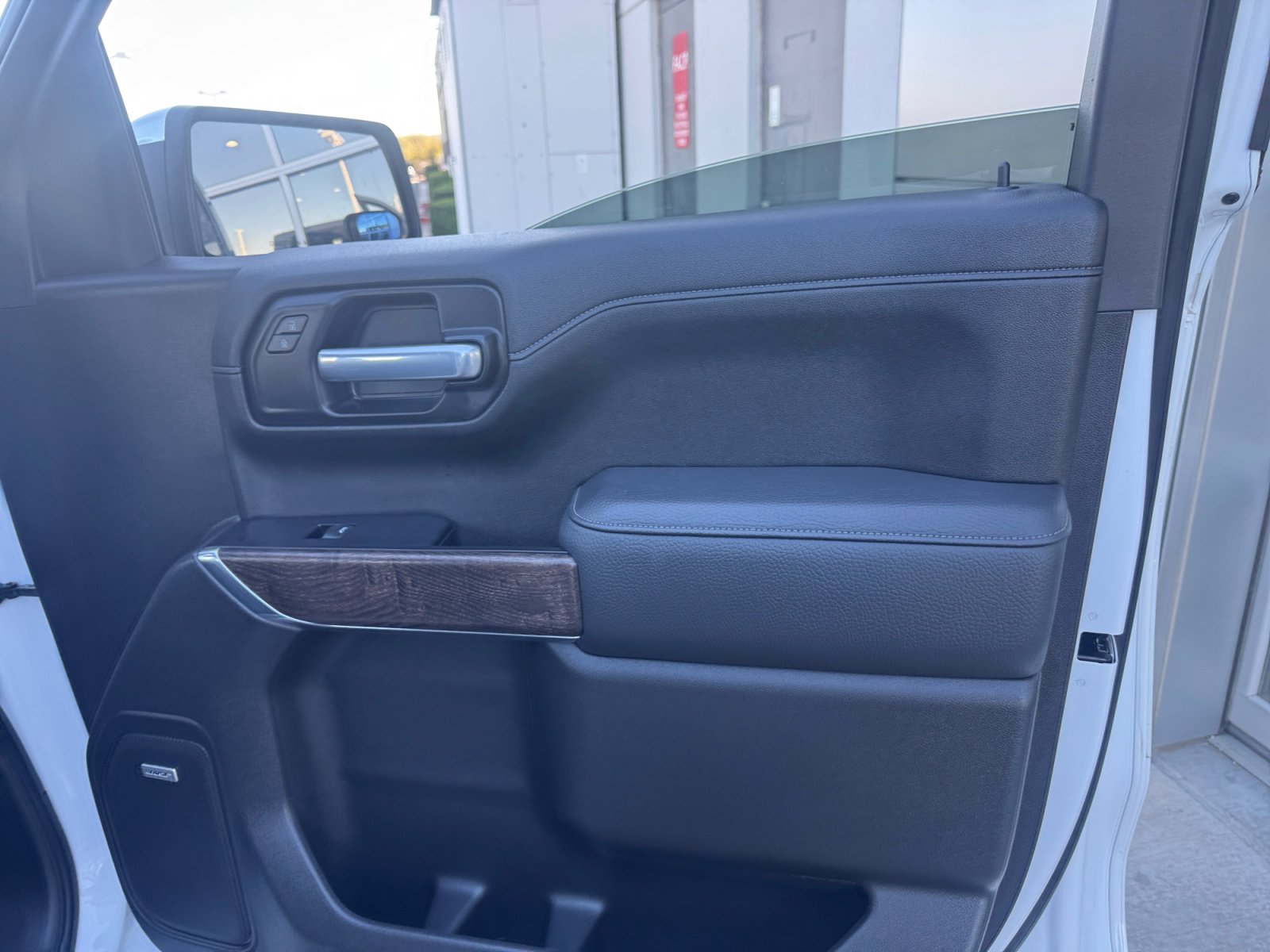 Used 2021 GMC Sierra 1500 Denali w/ Denali Ultimate Package image 16