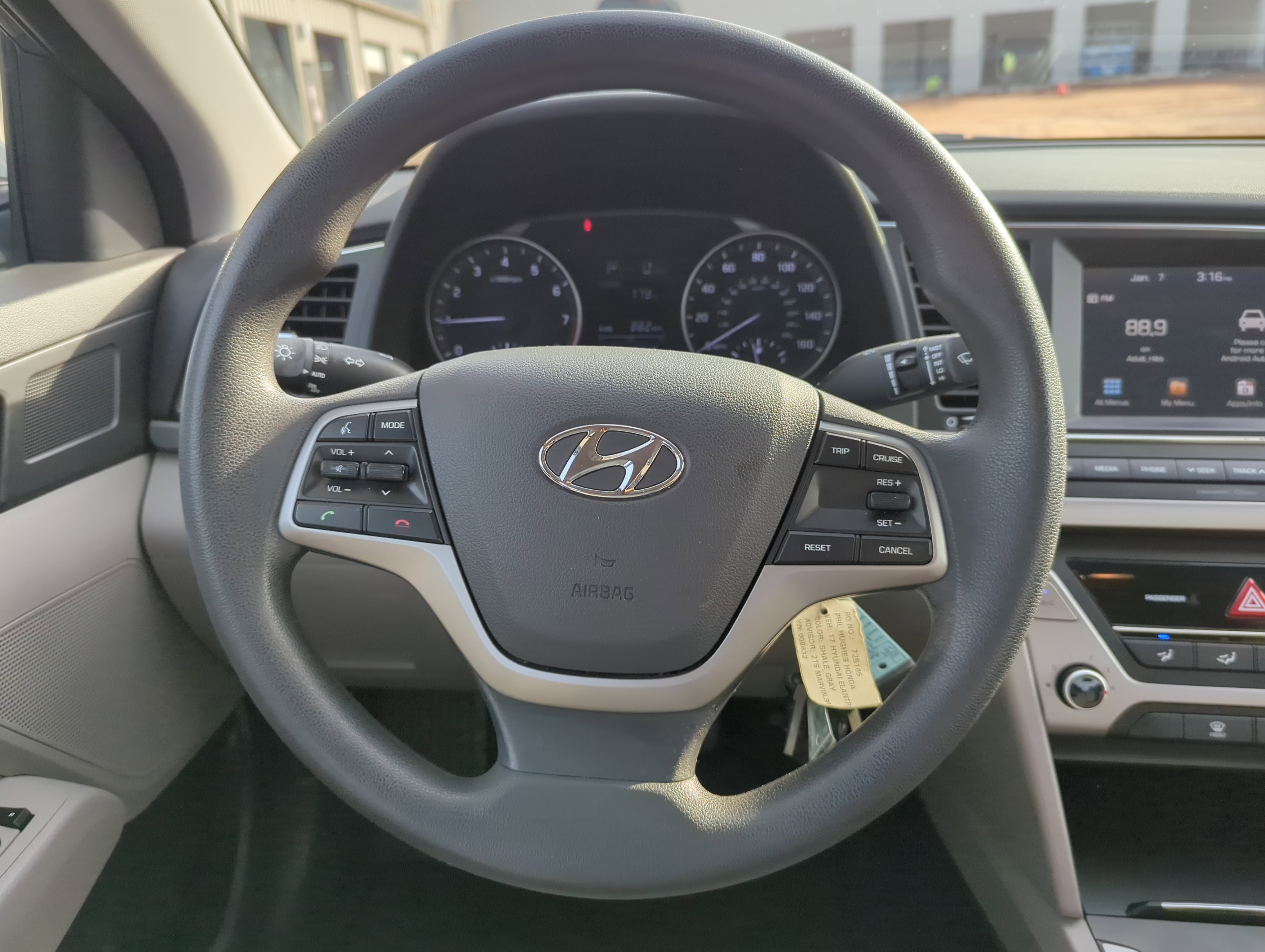 Used 2017 Hyundai Elantra SE image 21