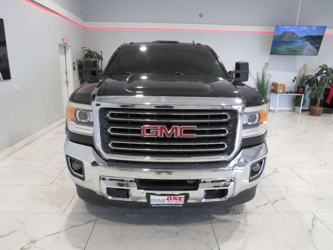 Used 2015 GMC Sierra 2500 SLE w/ SLE Preferred Package AWD/4WD image 9