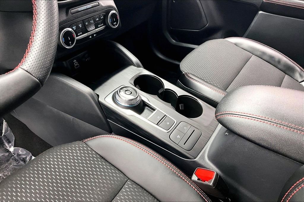 Certified 2025 Ford Escape ST-Line image 15