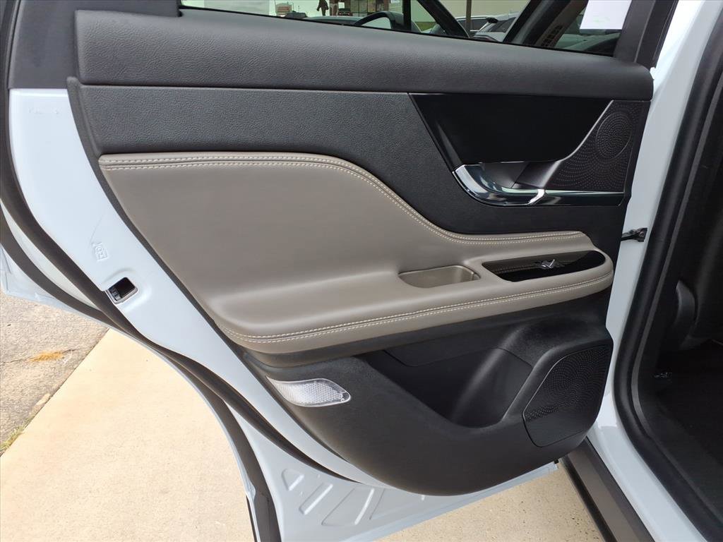 New 2026 Lincoln Corsair Premiere image 11