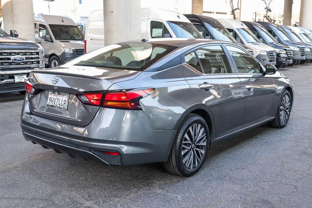 Used 2024 Nissan Altima 2.5 SV FWD image 8