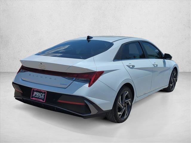 Used 2024 Hyundai Elantra Limited FWD image 5